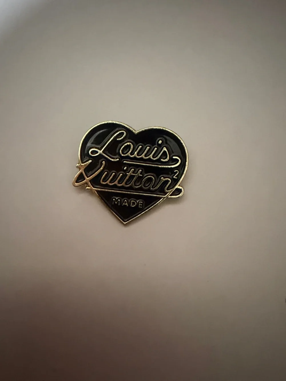 Vintage style Brooch Black and Gold Heart Logo Pin - Picture 1 of 2